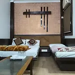 Hotel Yatri International