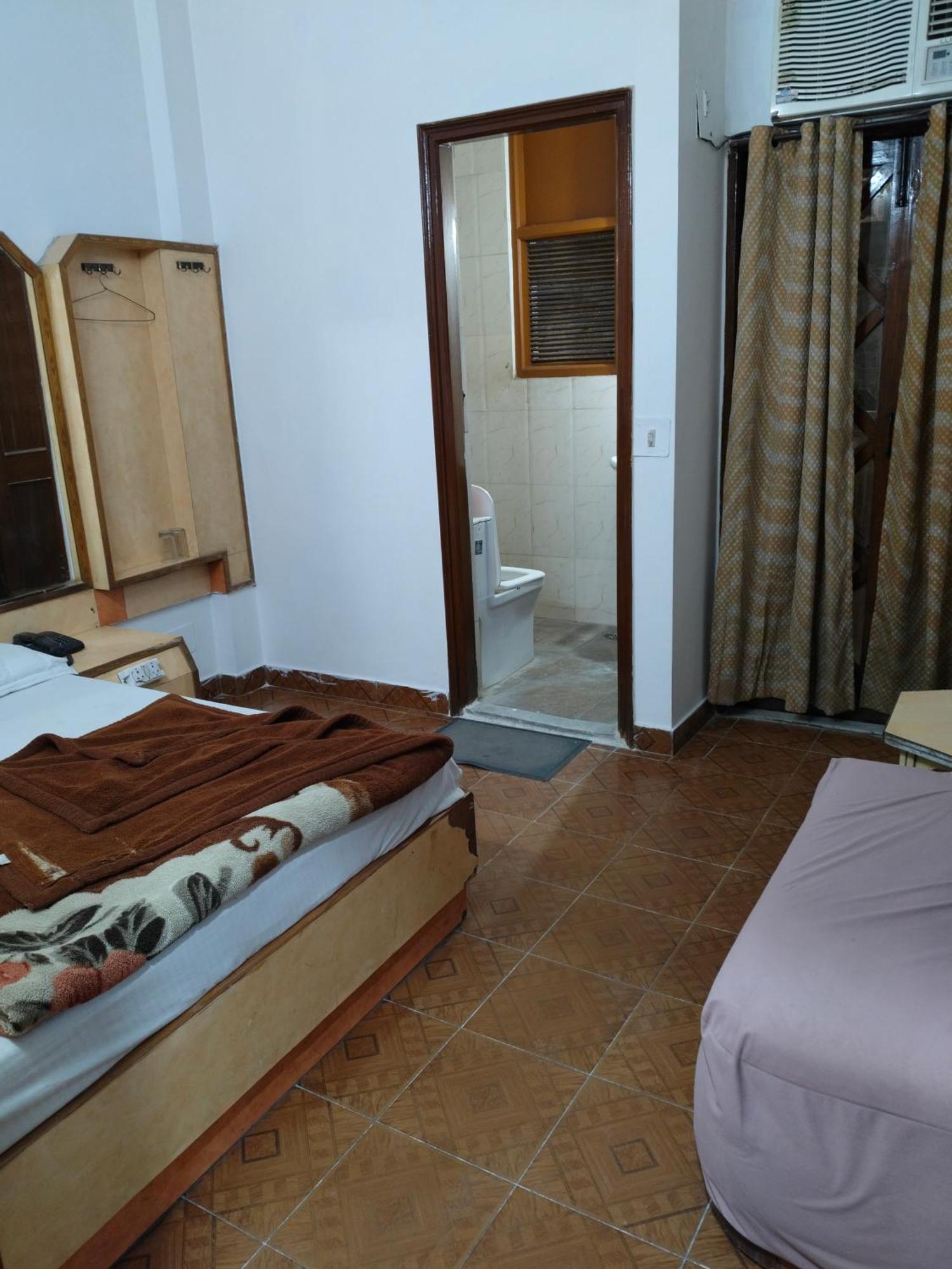 Yatri International Guest house New Delhi
