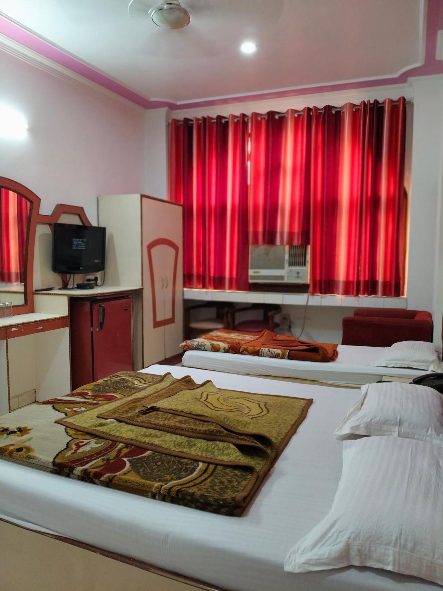 Guest house Yatri International