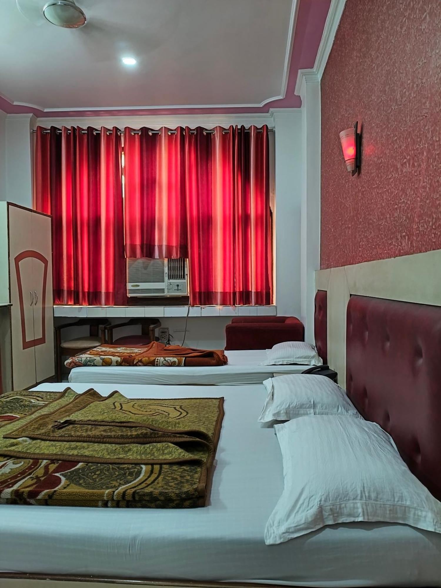 Yatri International 2* New Delhi